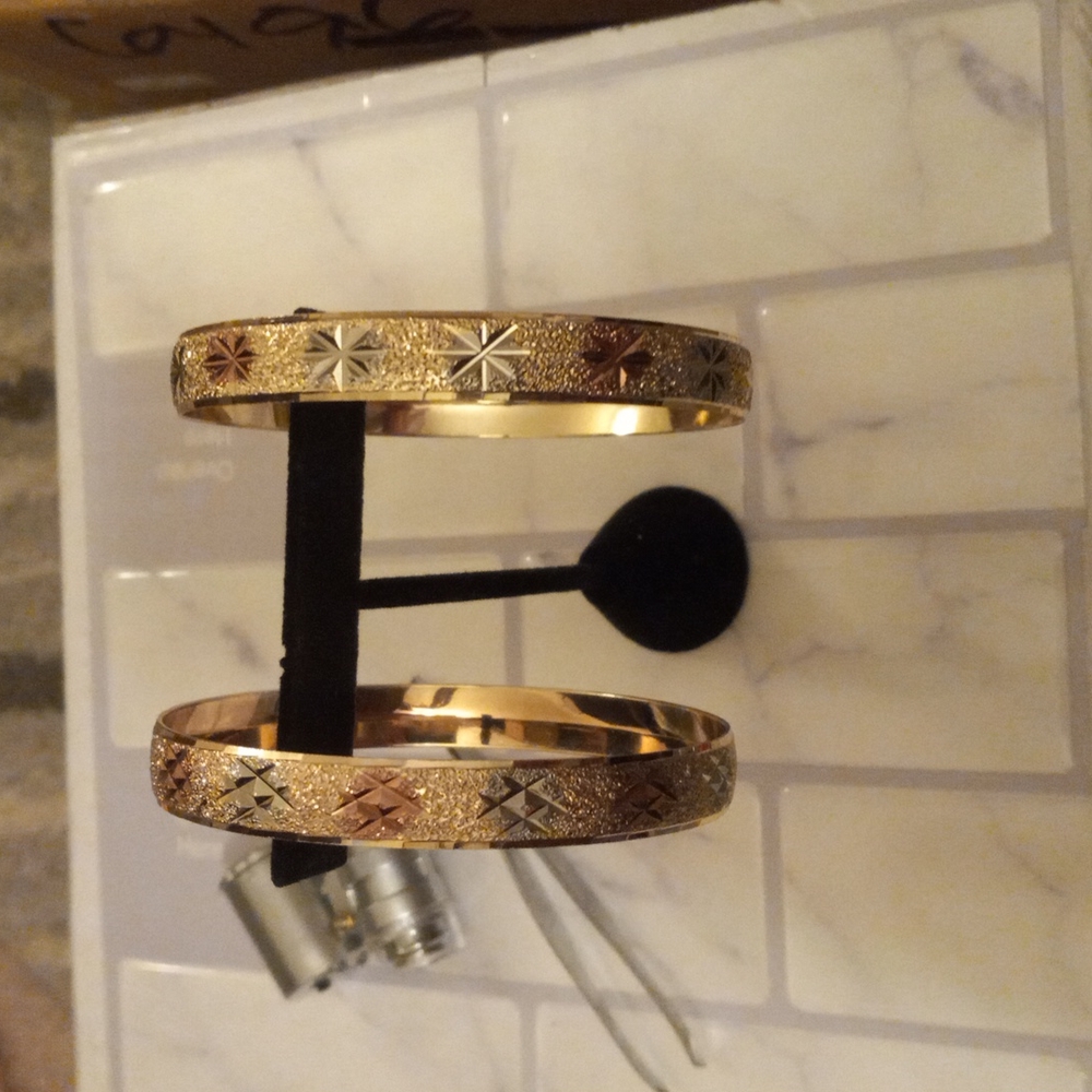 Beautiful really beautiful 14 karat gold filled banglet bracelets really beautif